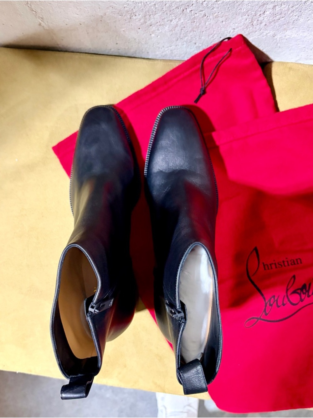 Christian Louboutin Black leather boots with box & Red Drawstring Dust bags - Picture 8 of 11